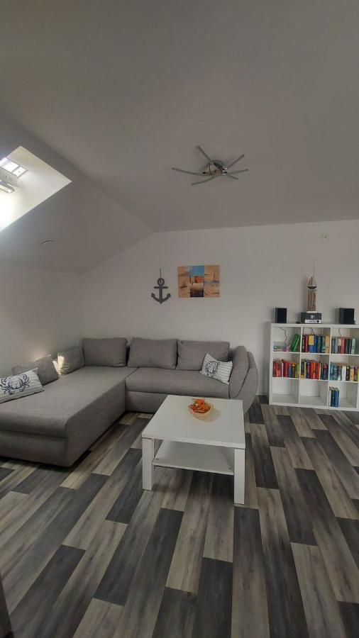 Ferienwohnung Krabbe Im Haus-Neuharlingersiel Exterior photo